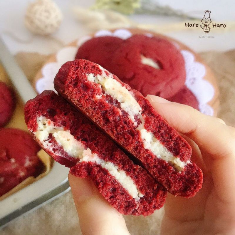 

Red Velvet Cream Cheese Soft Cookies / Soft Baked Cookies