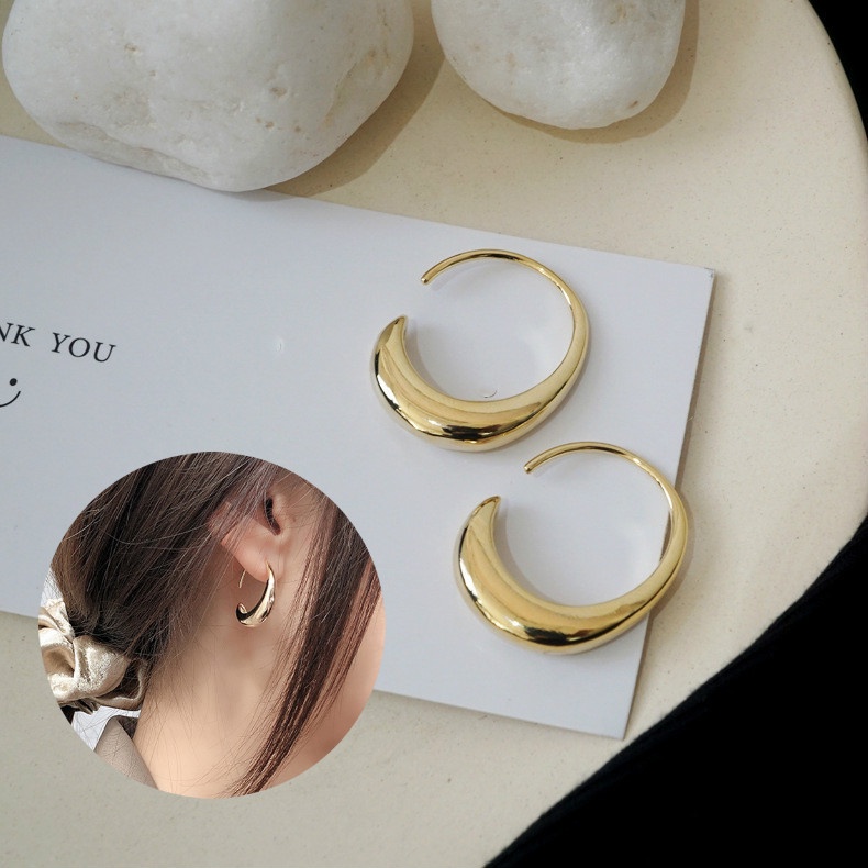 Anting Bentuk C Bahan Metal Warna Emas Gaya Vintage Korea Untuk Hadiah