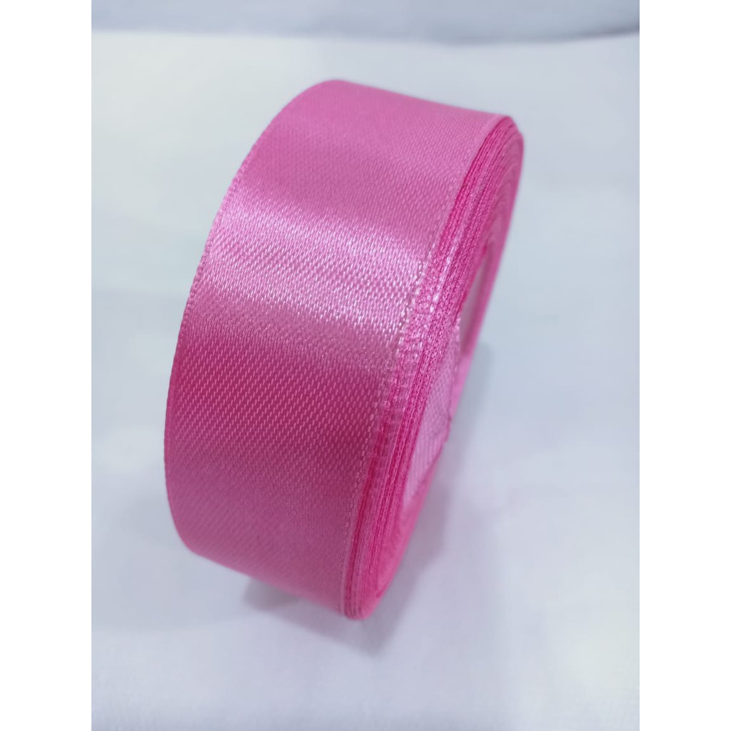 

Pita satin pink muda 1 inch / 2.54 cm Per roll