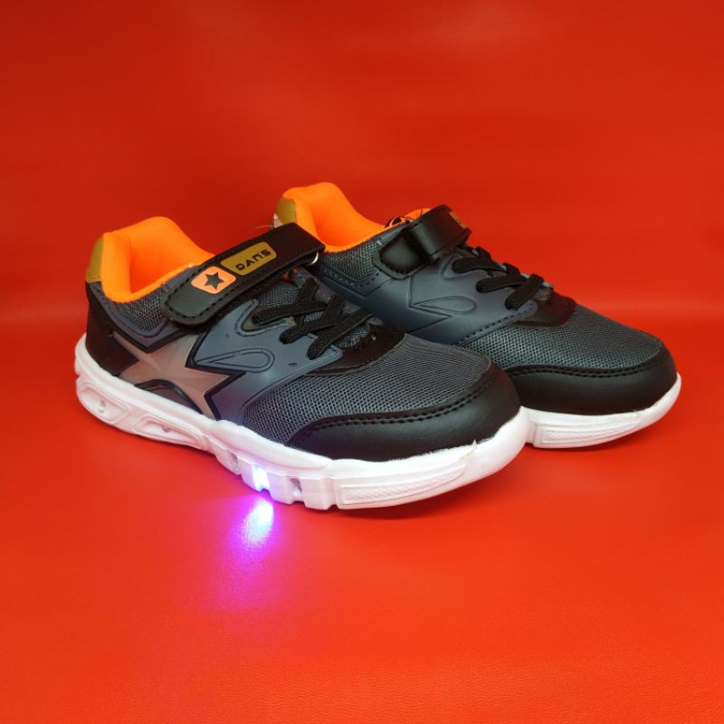 sepatu fashion nyala anak laki-laki Dans Wilmer
