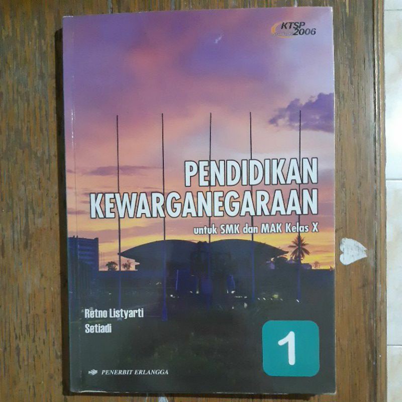 PKN pendidikan kewarganegaraan 1 || kelas 10 SMK || Erlangga || Retno Listyardi || bekas