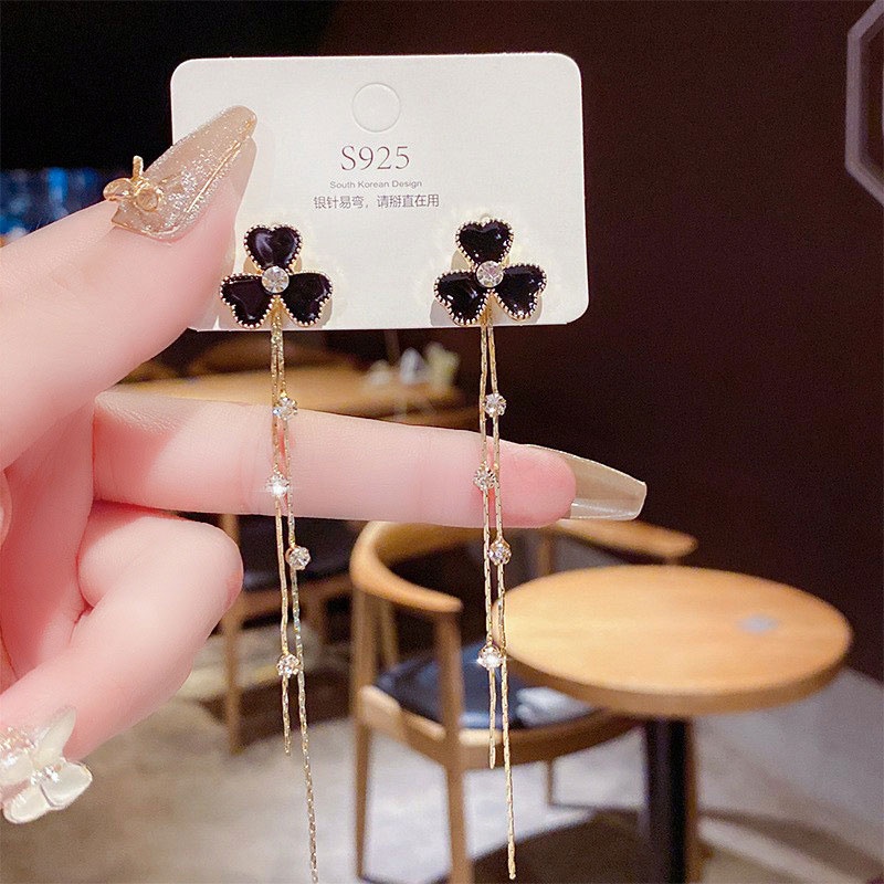 XiaoboACC Anting Tusuk Silver 925 Wanita Desain Bunga Hitam Hias Zircon Anti Alergi