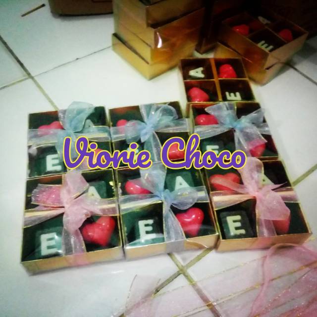 

Coklat Souvernir - 2x2 - Viorie Choco