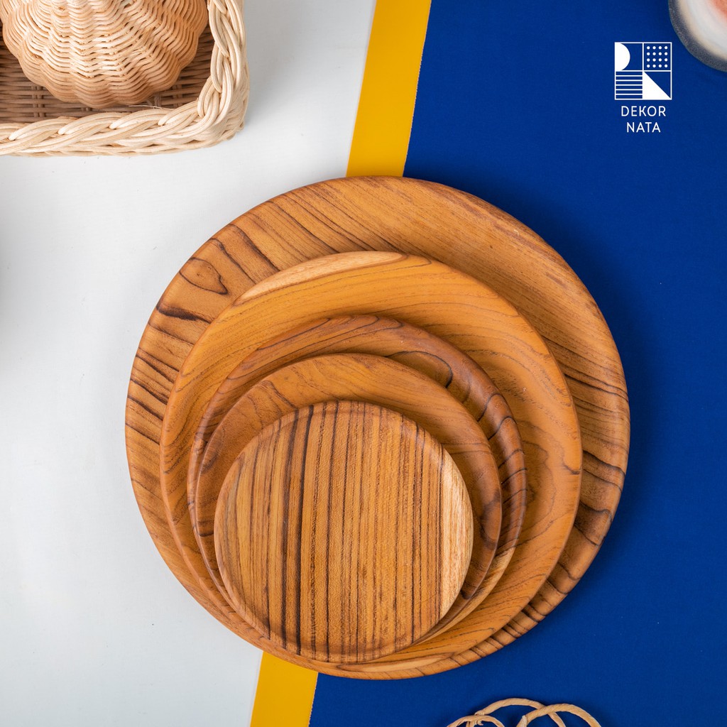 

Dekornata Danar Plate / Piring Kayu Jati / Piring Kayu