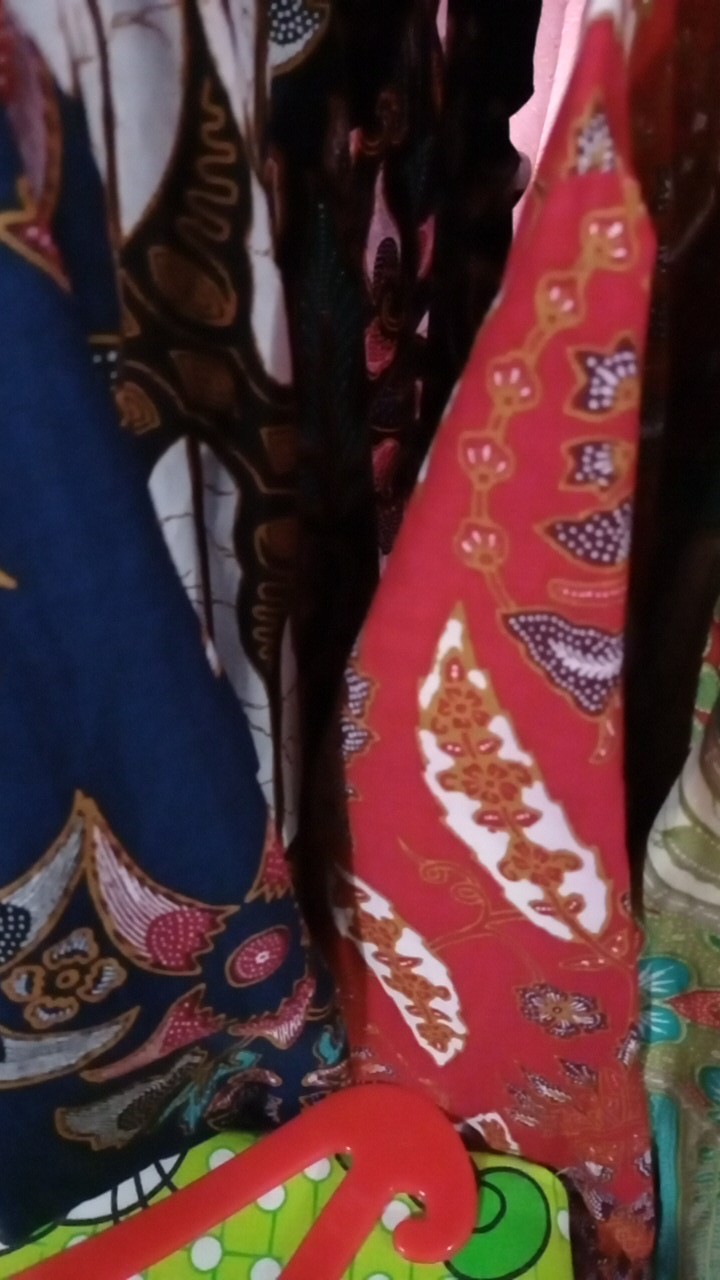 Tunik Batik Blarak Motif Daun Merah