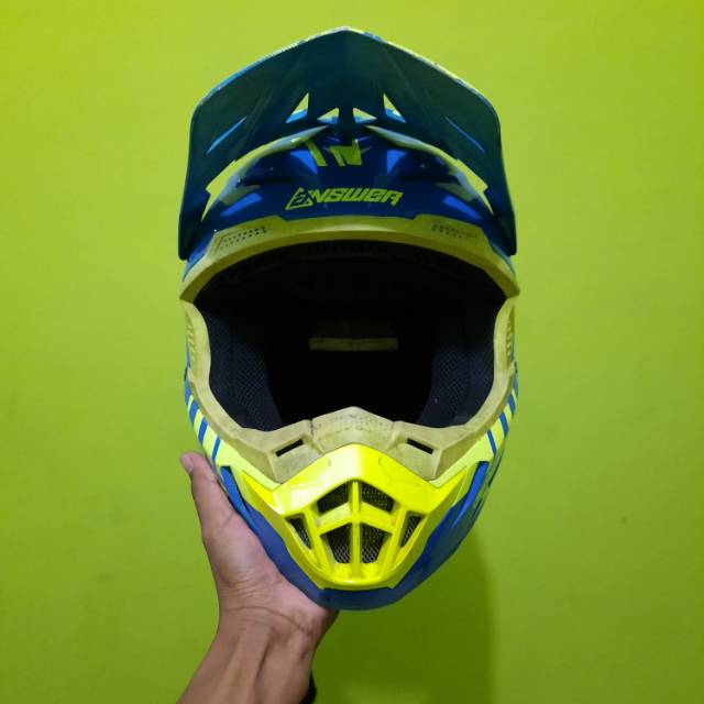 Helm cross Answer Racing AR1 bekas