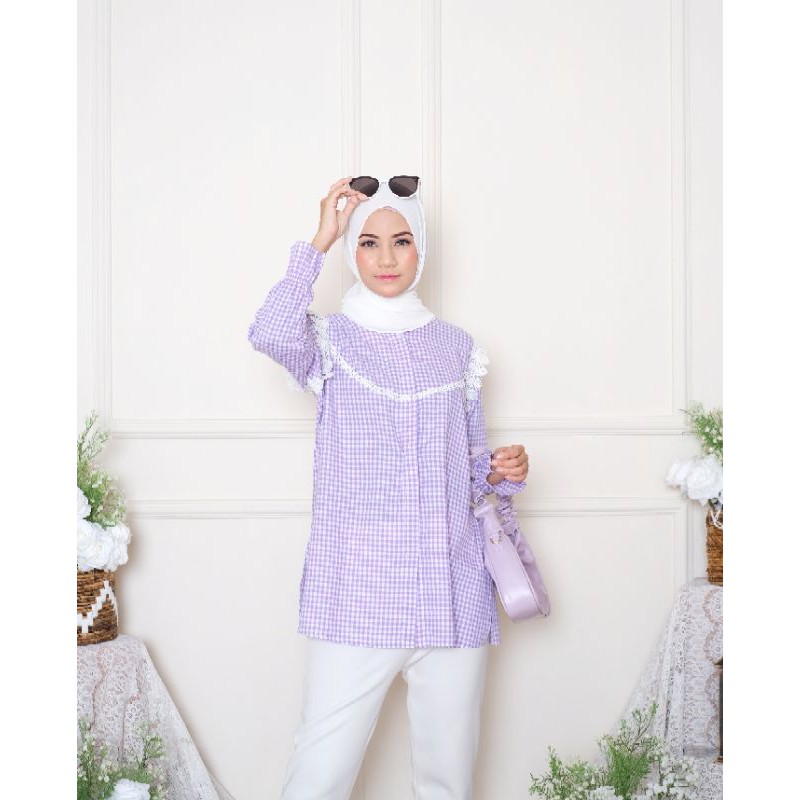 Bella Blouse