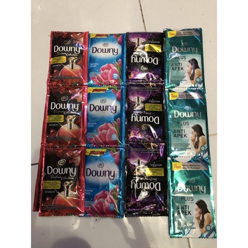 DOWNY Pewangi Pakaian 1000 1 renteng isi 6 sachet