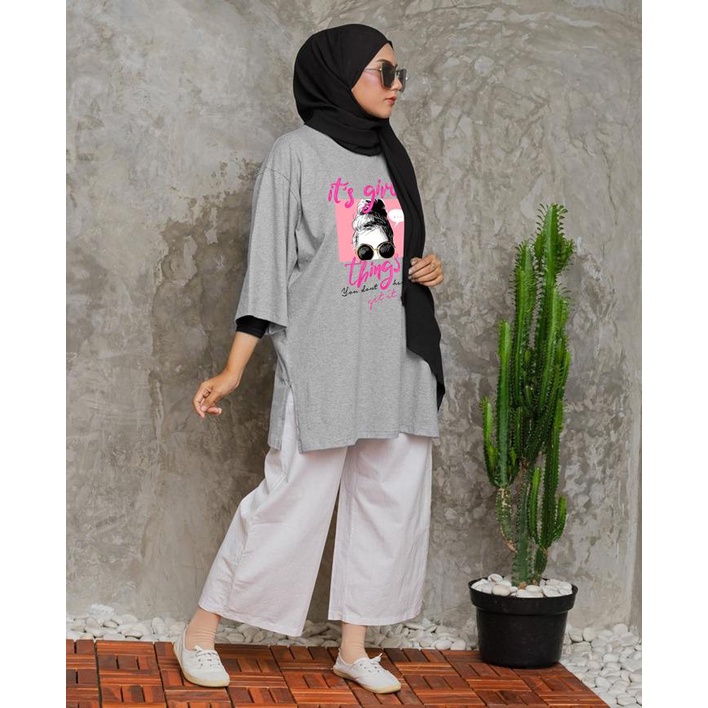 KAOS OVERSIZE TOP HIJAB WANITA BASIC DTF ITS GIRLS / OVERSIZE SLIT BLOUSE DIGITAL PRINT