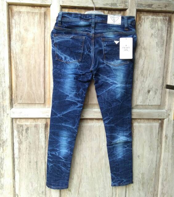 Celana jeans panjang wanita motif