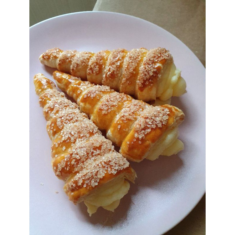 

Puff Pastry Siput Isian FLA Vanilla isi 6pc