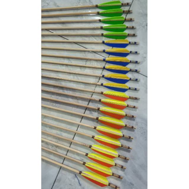 Anak panah bambu petung, bulu kalkun