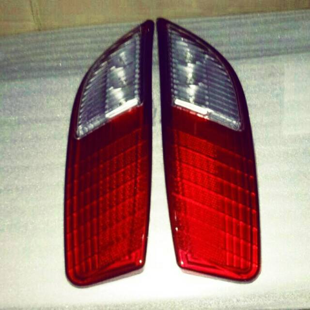 Lampu reflektor Belakang Agya Ayla
