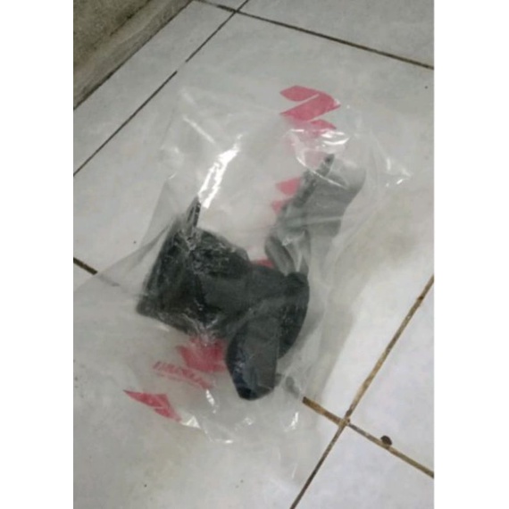 engine mounting kanan ertiga ori