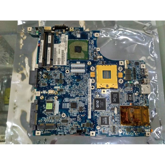 Motherboard Lenovo 3000 N100, tipe Intel Centrino Duo HDL00 LA-3101P