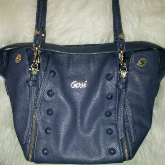 Tas gosh studed navy