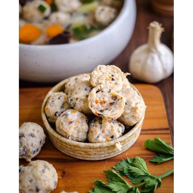 

Bakso Lohua Limekitchen 30pcs Homemade Tanpa MSG / pengawet