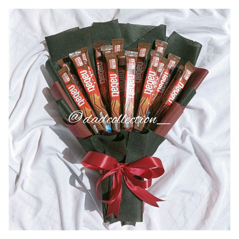 

BUKET SNACK, SNACK BOUQUET BUKET COKLAT, BUKET MURAH, HADIAH WISUDA, KADO COWO, HADIAH ULANG TAHUN
