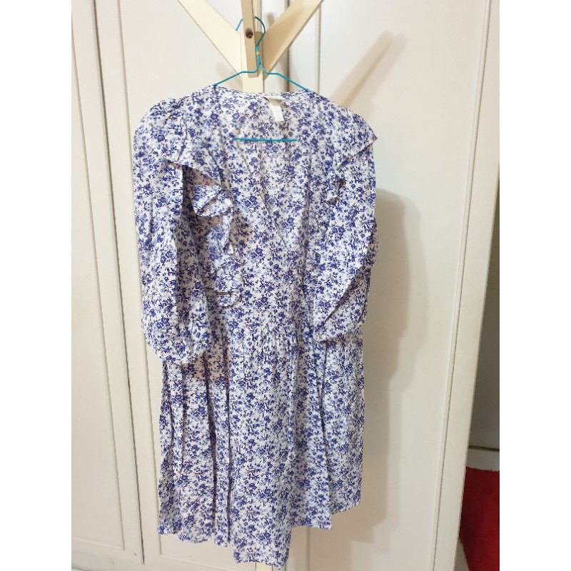 h&m hm v neck mini dress size M fits XL