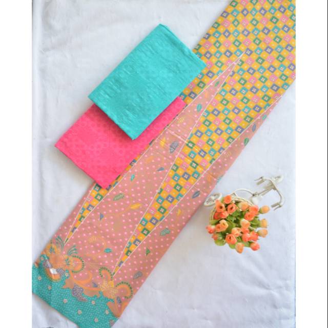 KAIN BATIK SETKEBAYA EMBOS KainBatik 1set KainBatik&Embos KianBatik Atasan Bahan BatikSoftPekalongan