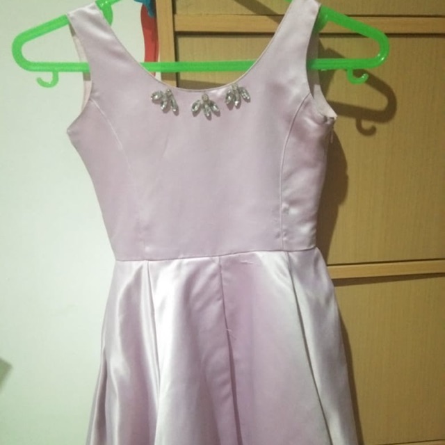 Preloved dress satin