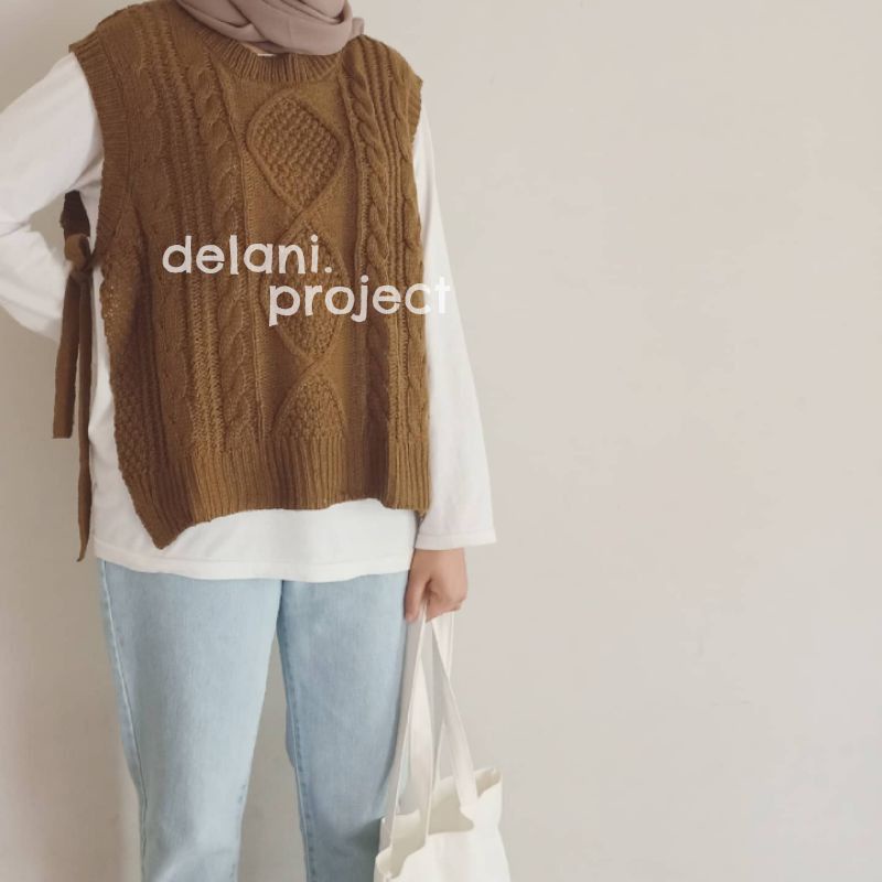 Slit Hera Vest Delani.project