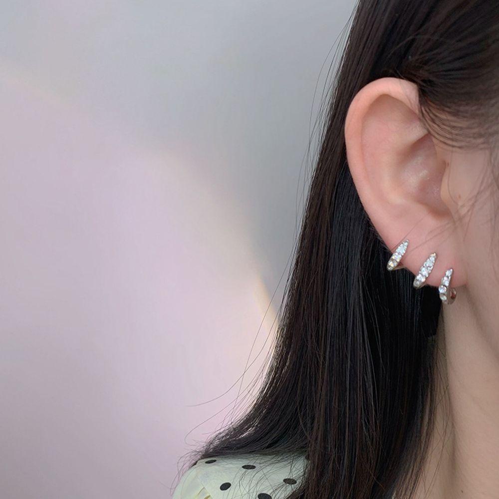 Needway Cakar Anting Pejantan Kepribadian Retro Unik Tiga Lapisan Emas Busur Logam Zirkon Gaya Korea Earrings