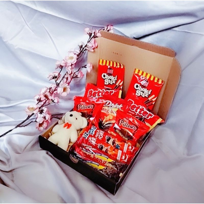 

SNACK BOX / GIFT BOX / HAMPERS SNACK MERAH