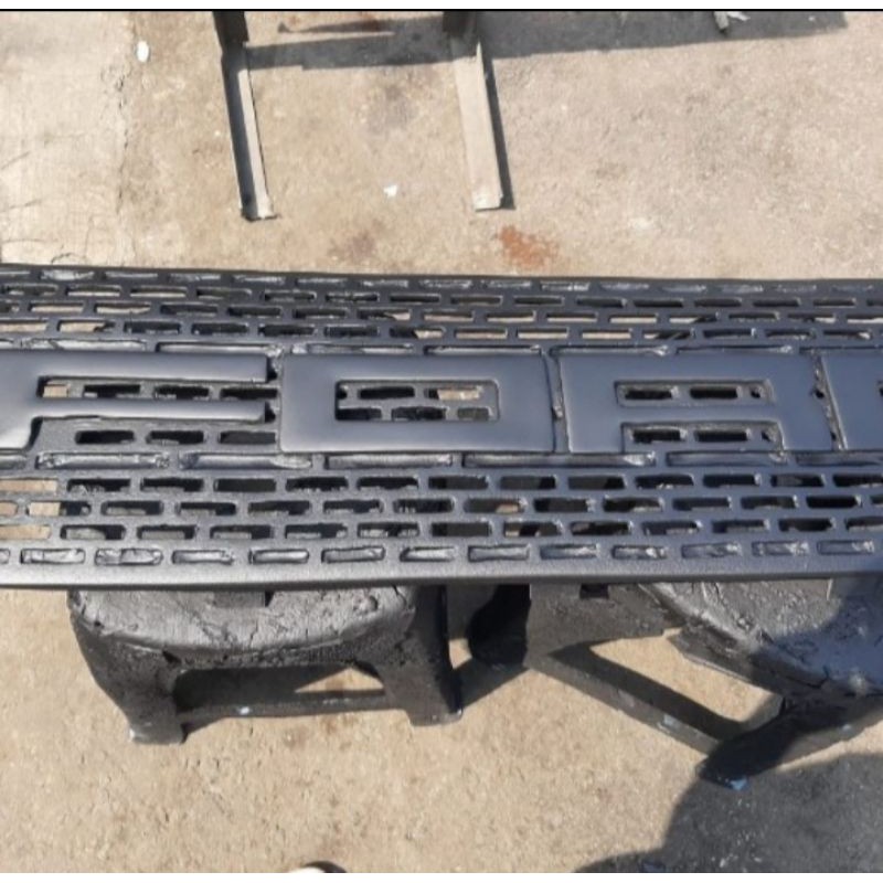 grill ford ranger t6 hitam