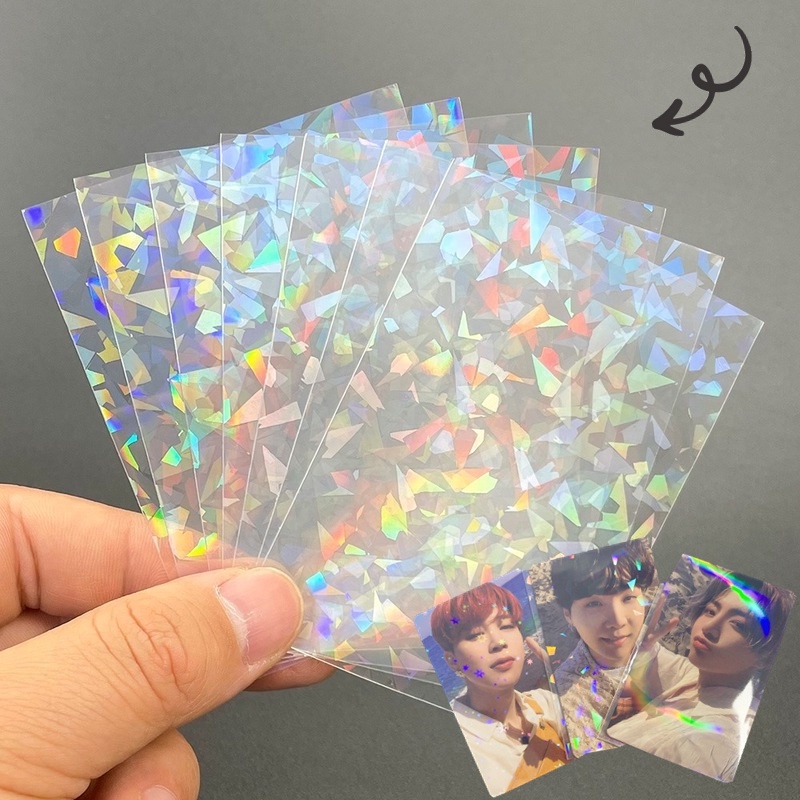 50pcs / Set Pelindung Kartu Laser Transparan Holografik Gaya Korea Untuk Idol Foto Ygo Mtg Vg Card