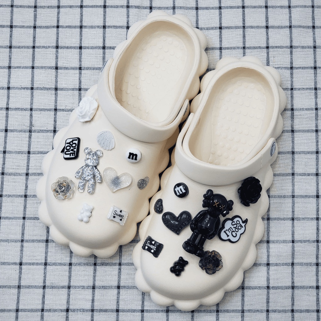 ✨shinyDIY✨Crocs jibbitz: aksesori cantik untuk sepatumu❤️Crocs Jibbitz 19pcs Aksesoris Sepatu Charm Winnie the Pooh-crocs jibbitz / Button crocs / Charm / DIY