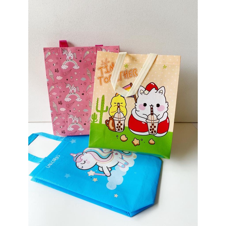 

SOS Hand Bag Plastik 263210 / Goodie Bag / Tas Serbaguna / Tas Tenteng/Tas Kado/Tas Hadiah/Tas Plastik