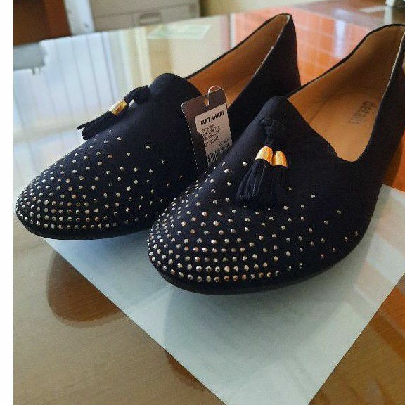 Sepatu hitam wanita/ Flat shoes