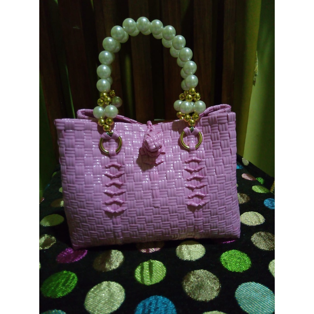 tas anyam jali handle mutiara