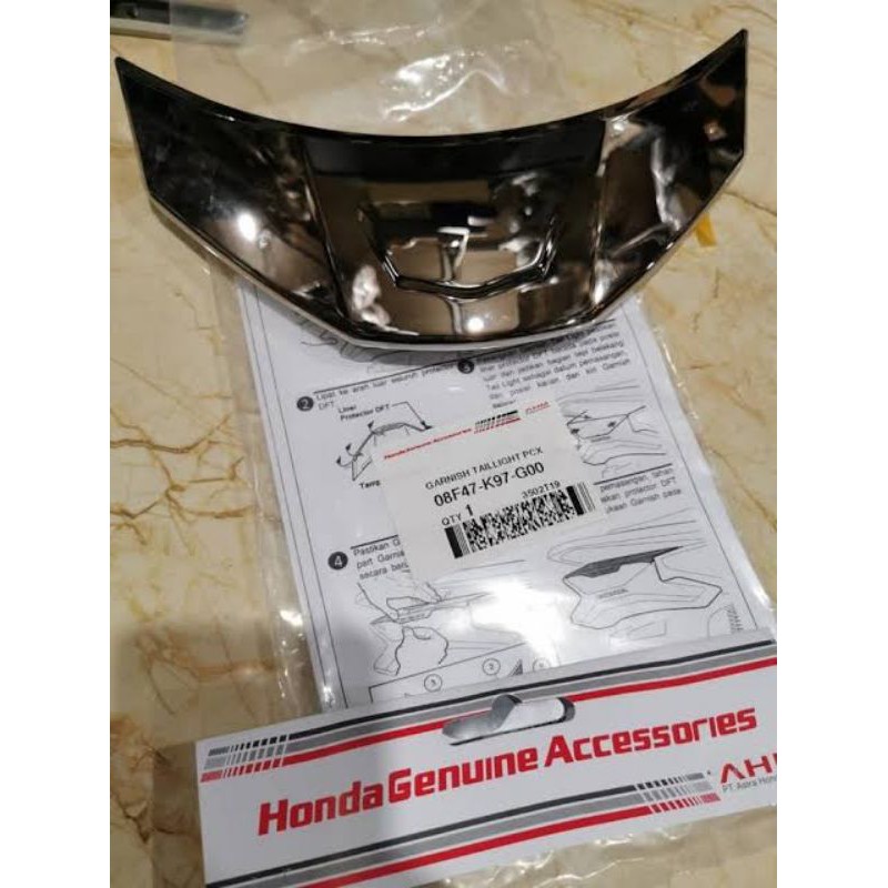 GARNIS LAMPU BELAKANG TAIL LIGHT HONDA PCX 150 ORIGINAL