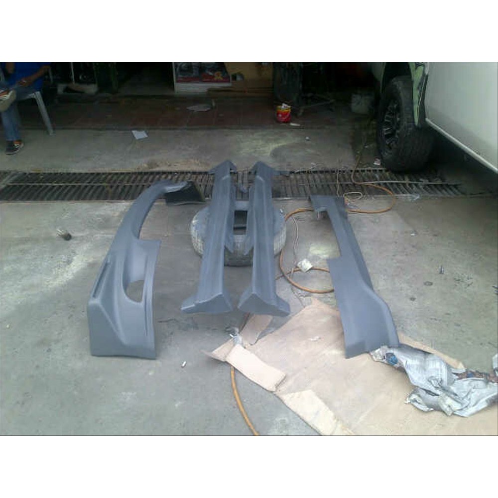 BODYKIT yaris gialla 2008