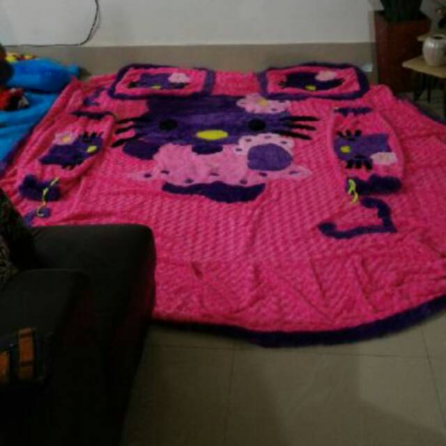 Sprey bulu boneka karakter hello kity rok rumbai