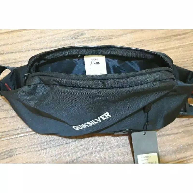 WAISTBAG QUICKSILVER TAS QUICKSILVER TAS PINGGANG QUICKSILVER TAS SELEMPANG QUICKSILVER LOGO BESI