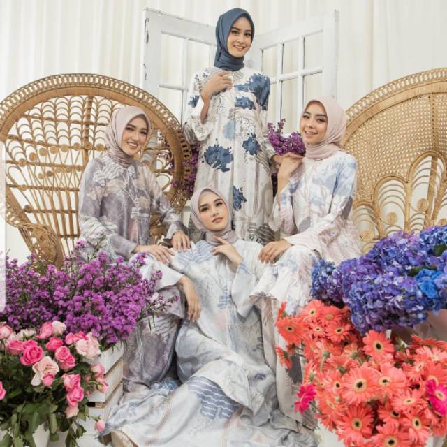 Melati Dress & Melati Blouse Wearing Klamby