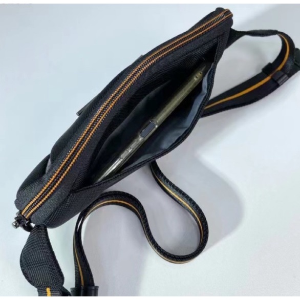 TAS pinggang McLAREN Brox Slim - tas selempang  Mc Laren Brox SLim Waistbag  Mc Lareb Brox slimcrossbody