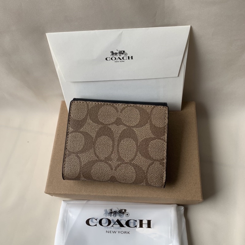 Coach Georgie Small Wallet In Blocked Signature Canvas (C6261)