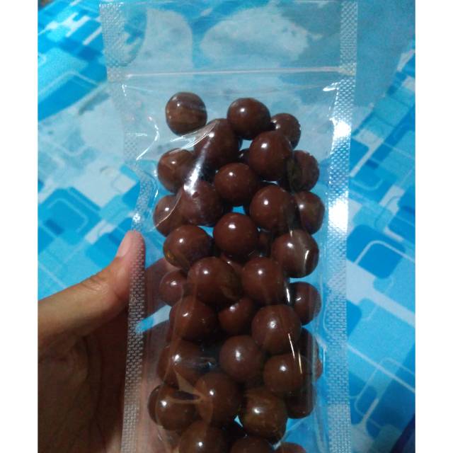 

Cokelat L'agie Choco Ball 100gr - biskuit lapis coklat