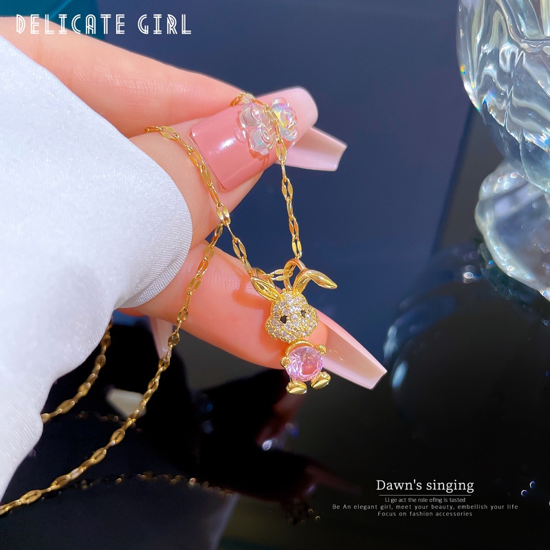 Kalung Liontin Kelinci Bahan Stainless Steel Lapis Emas 18K Hias Zircon Pink Untuk Wanita