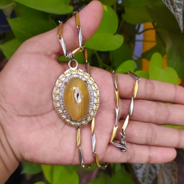 KALUNG LIONTIN BATU AKIK COMBONG (N)