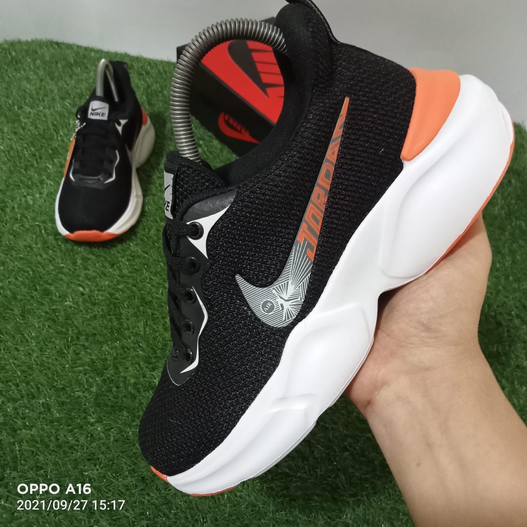 sepatu Nike_77 jordan premium model terbaru warna hitam oren/sneakers sport pria terbaru/sepatu lari pria-wanita-sepatu sekolah-sepatu running-sneakers olahraga gaya kekinian