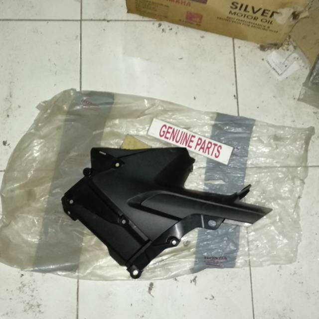 Cover R Center Sambungan Body Sebelah Kanan Blade Lama 64325-KWB-920 Ori Orginal Ahm