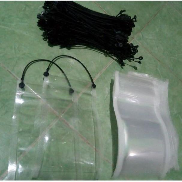 

Pouch Amplop Angpao Snack Lebaran Kekinian 10x17 Isi 10 tempat saja +Snack Satuan