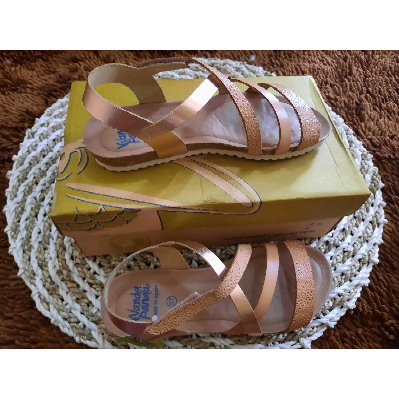 Sepatu / sandal wanda panda