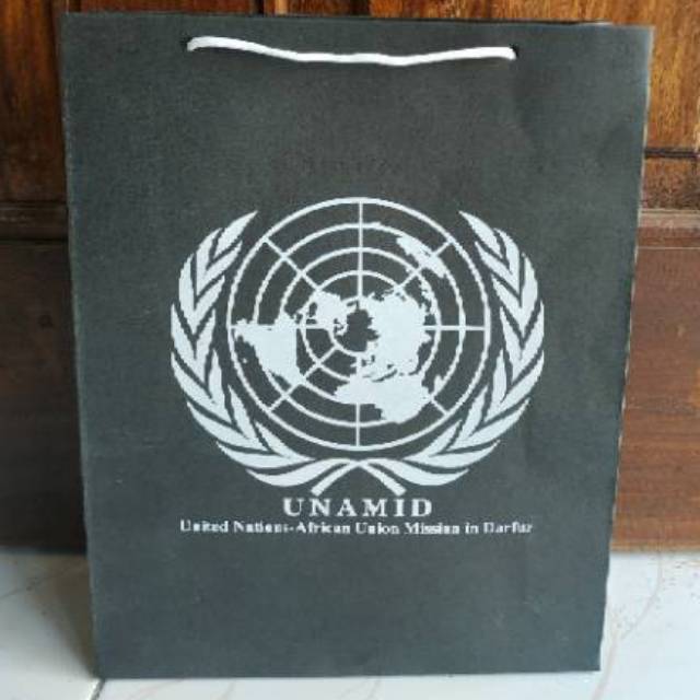 

paperbag custom hitam uk P24 L8 T30(sedang),paperbag sablon,paperbag murah