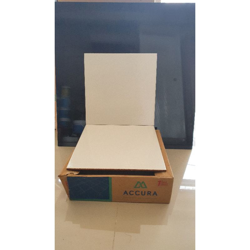 Keramik Putih polos 30x30 Mulia Accura KW 1 GROSIR